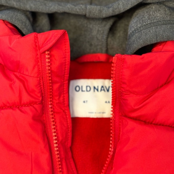 Old Navy 4T Puffer Vest - Picture 4 of 4
